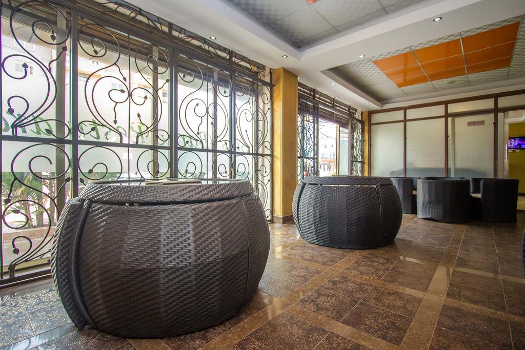 Sal'S Boutique Hotel Кампала Экстерьер фото