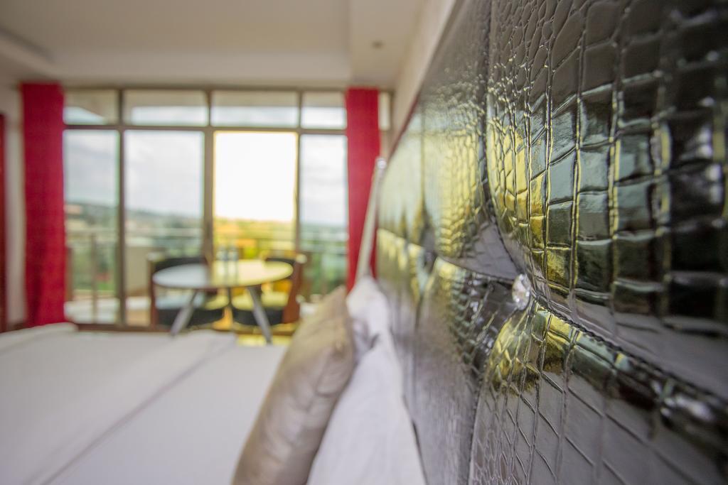 Sal'S Boutique Hotel Кампала Экстерьер фото
